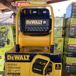 DEWALT 2.5 Gal. Portable Electric Heavy Duty 200 PSI Quiet Air Compressor