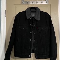 Levi’s Trucker Jacket Small