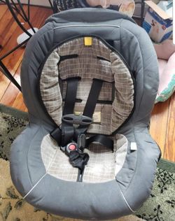 Carsest infant to toddler evenflo comfy carseat