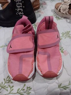 Jordan de nin̈a size 12c