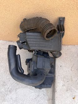 OEM 2003-2005 Honda Accord 2.4L Cleaner air intake with breather hose (whole installation)