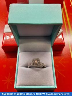 Women's Ring - White Gold 14k (.585) 3.8 grams Size 7