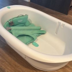 Frida 4 In 1 Bath Tub For Infants And Toddlers