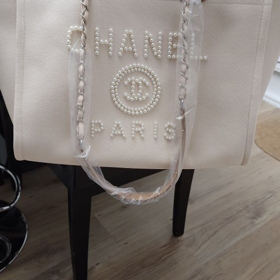 Chanel Tote Bag for Sale in Orlando, FL - OfferUp
