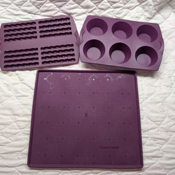 Tupperware Silicone Baking Sheet with Rim Tupperware Silicone Muffin / Biscuit Maker / Cupcake Form ~ Purple ~Tupperware silicone stick form  