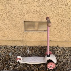 🛴 Kids 3-Wheel Scooter (Pink/White) — $10