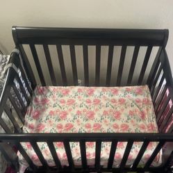 Mini Crib $80
