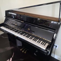 Pre Owned Young Chang U-107 Professional Piano For Sale