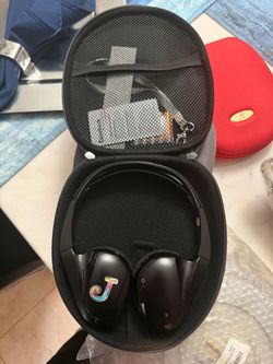 Bluetooth headphones for Escalade video system