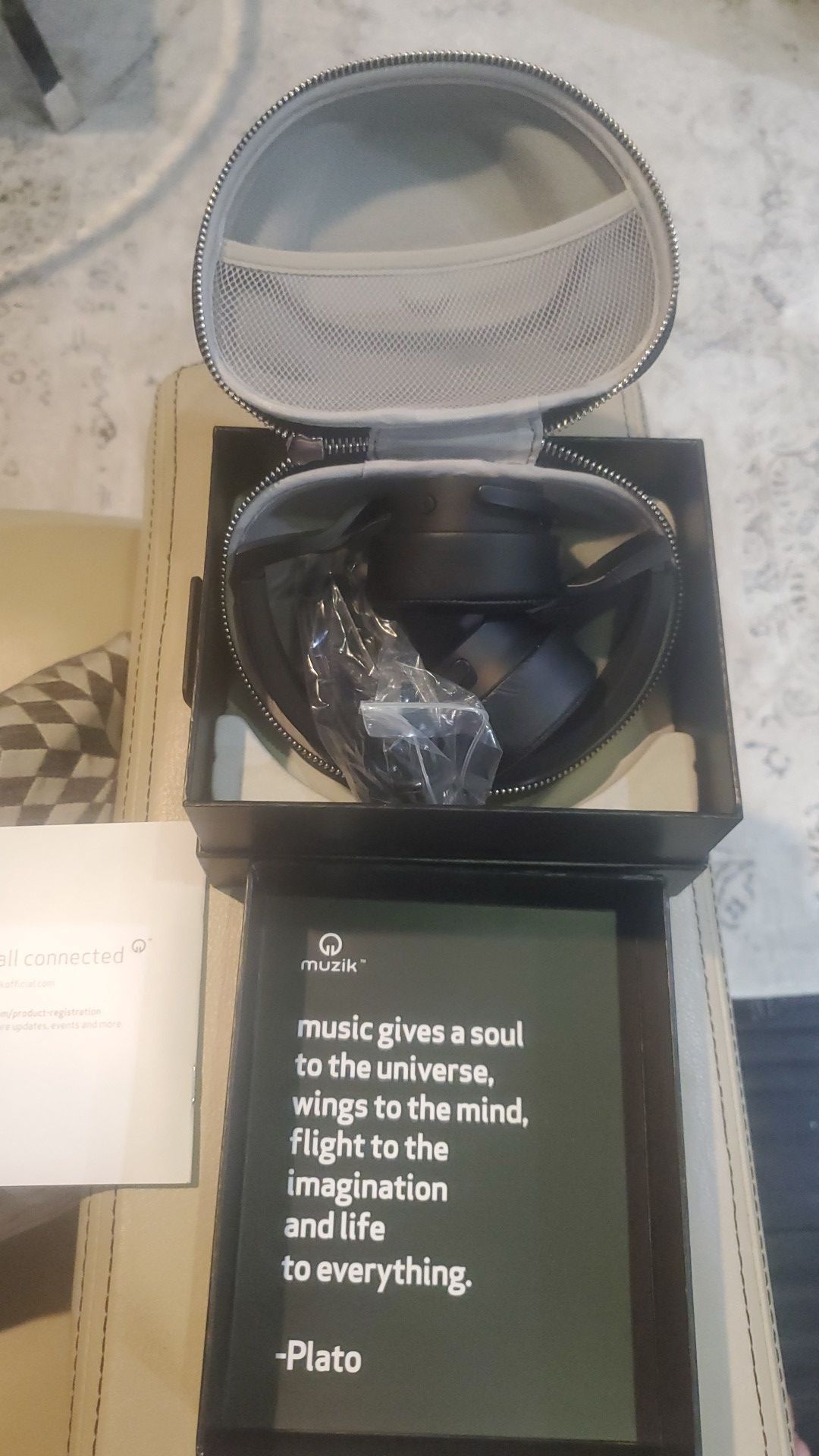 Wireless headphones