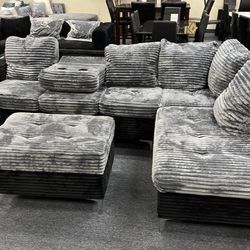 NEW SECTIONAL SOFA AND OTTOMAN WITH FREE DELIVERY WITHIN DFW