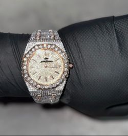 Luxury-Style Men's Watch - Iced Out / Rose Gold
