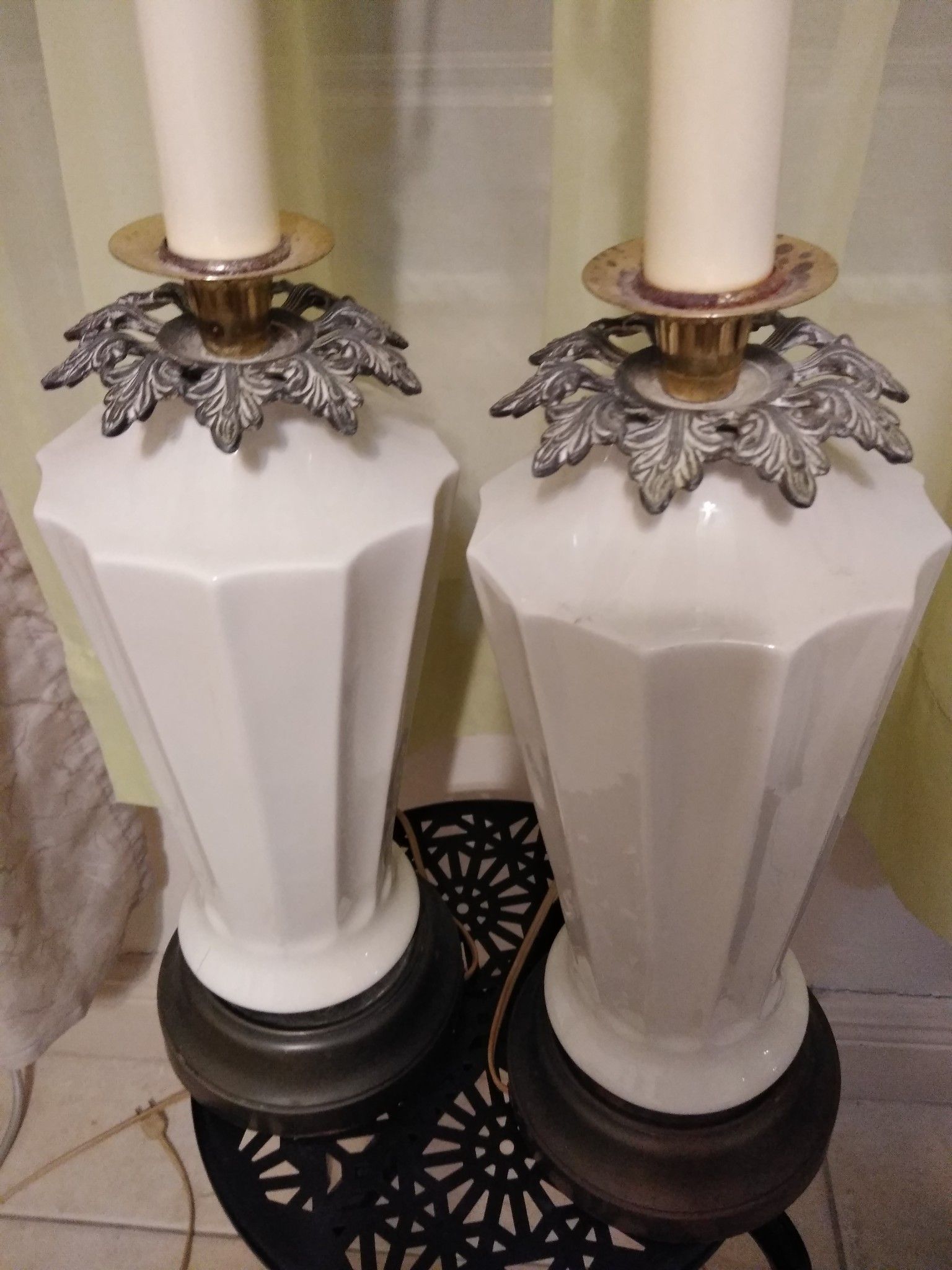 Bedside table lamps (AbatJours)