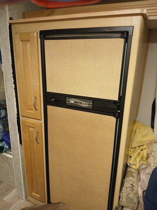 Rv RV refrigerator works https://offerup.com/redirect/?o=Z3JlYXQuTm8= kind of issues brand