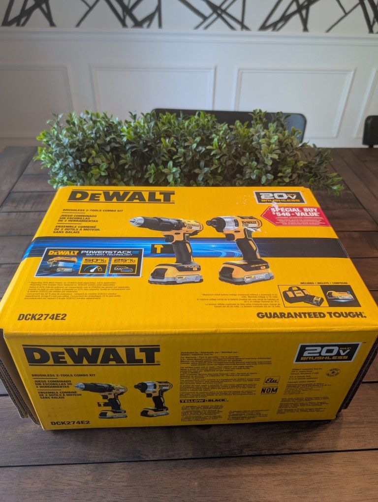 *BRAND NEW* DEWALT 20V MAX POWERSTACK 2-Tool Combo Kit with 2 Batteries, Charger and Tool Bag