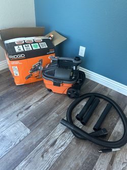 RIDGID 4-Gallon Wet/Dry Shop Va