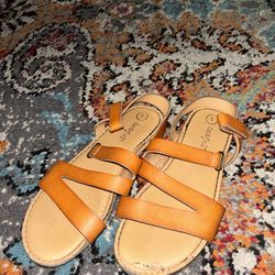Kids sandals size 1