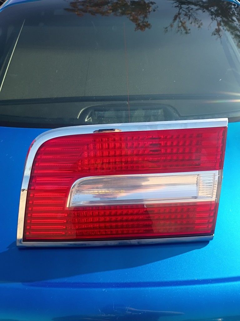 Lincoln Navigator Taillight Trunk Inner Tail Light