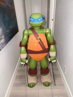 Teenage Mutant Ninja Turtle Leonardo