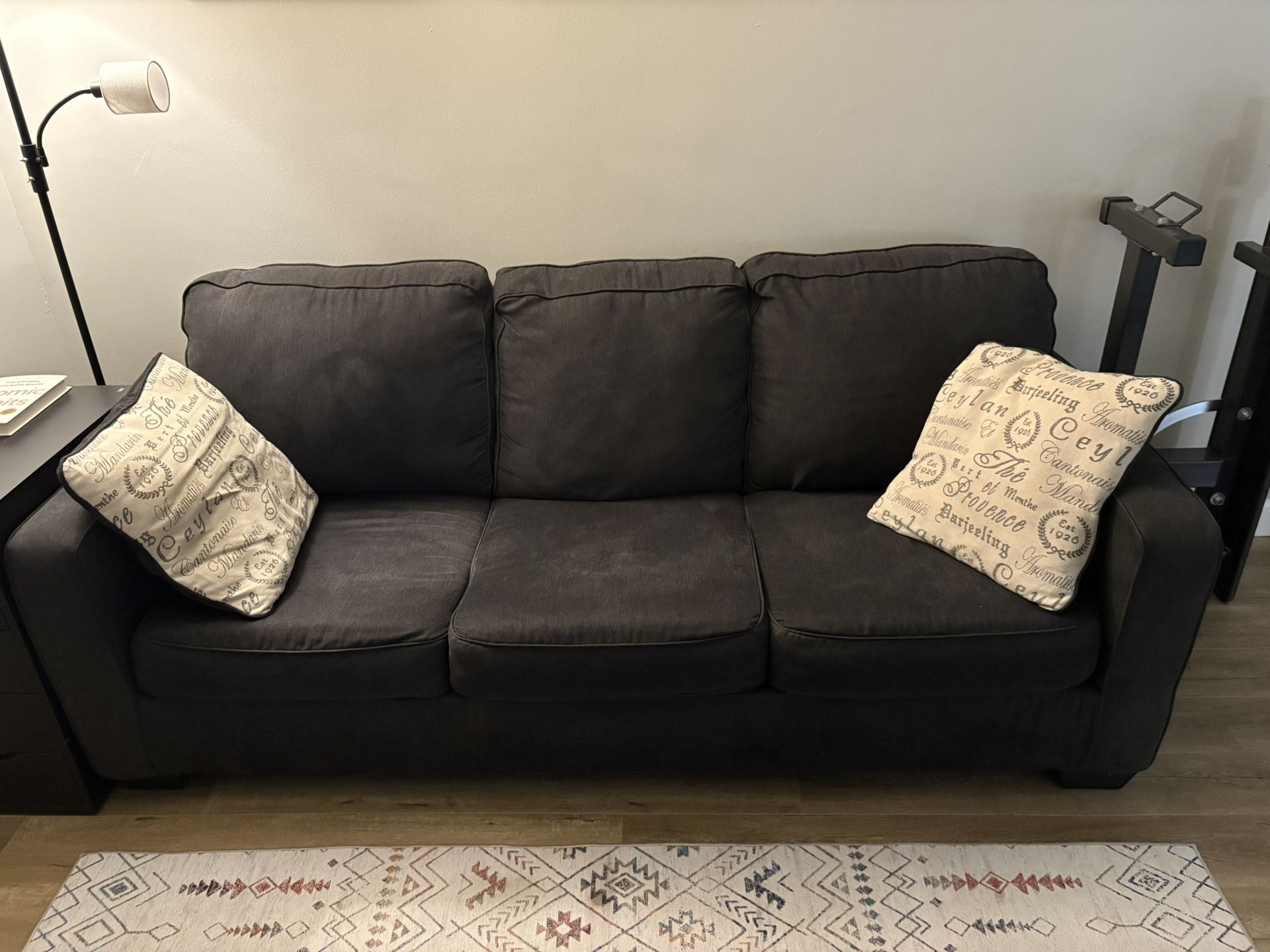 *Need To Sell* Sofa / Couch With Pull Out Bed