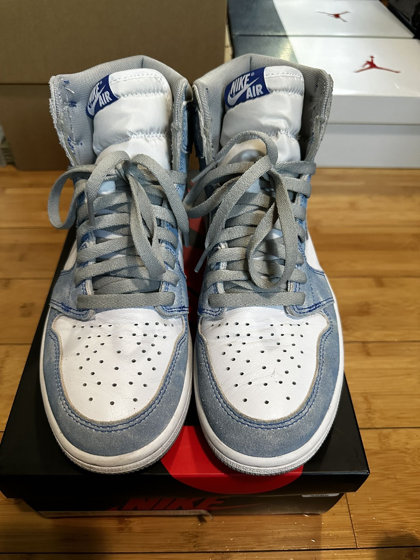 Jordan 1 Hyper Royal