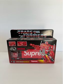 Supreme Transformers G1 Optimus Prime Figure