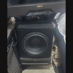 KLIPSCH BLUETOOTH SOUNDBAR AND BASS BOX.   SOUND EXTREMELY GOOD. 