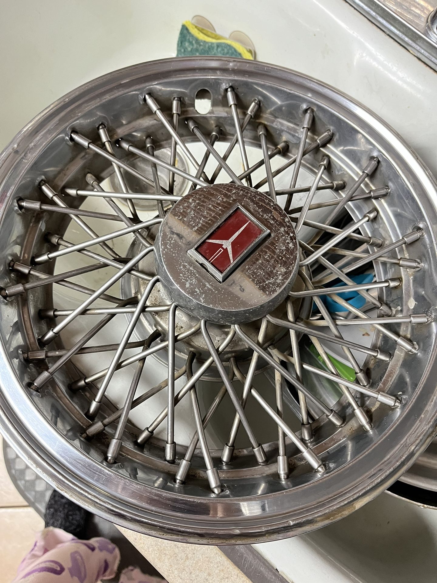 Vintage Cutlass Supreme Spoke Hubcaps (2). AS IS!!!!!!