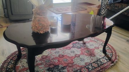 Black Wood Coffee Table with Cabriole Legs