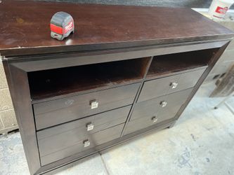 Solid Wood Drawer Dresser