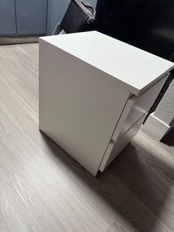 White 2-Drawer Nightstand Bedside Table