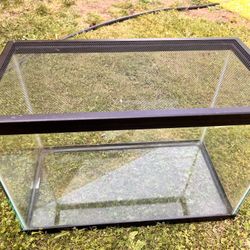 Small-Medium  Aquarium / Terrarium 