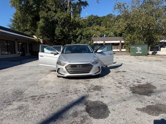 Hyundai Elantra Silver Sedan