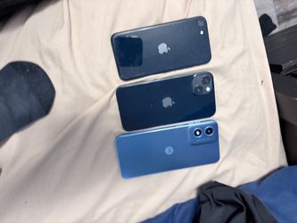 Motorola iPhone SE and iPhone 13