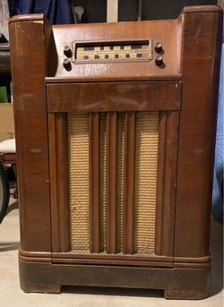 Vintage Philco radio and record player