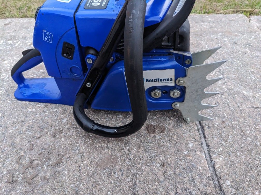 Holzfforma G660 chainsaw