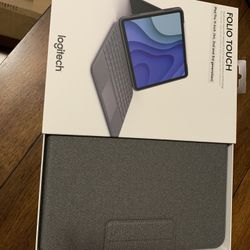 Logitech Folio Touch iPad  Keyboard With trackpad iPad Pro 11”