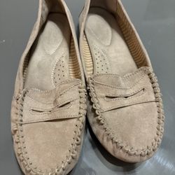 Women’s loafers Size 9 1/2