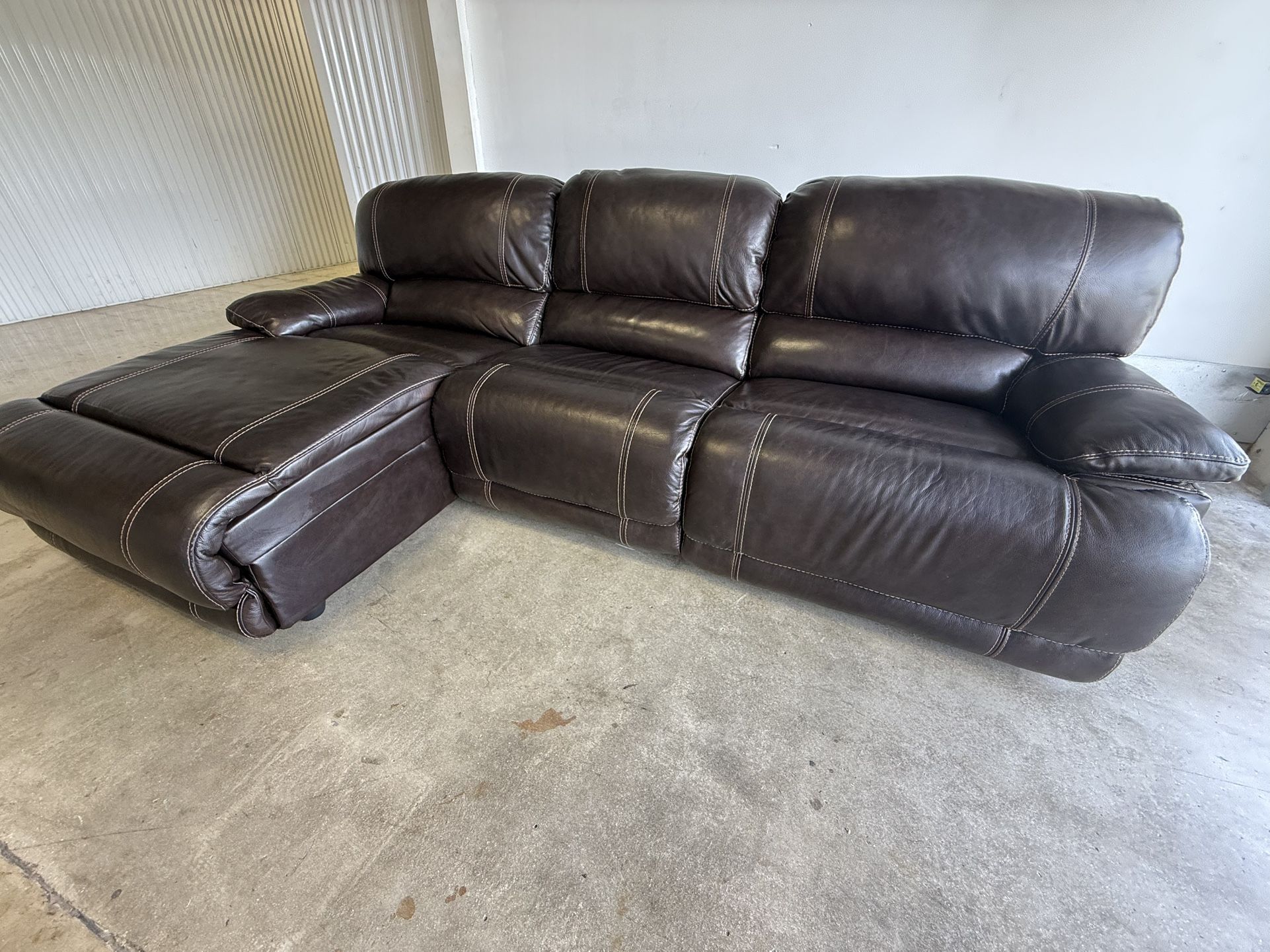 🛋️ Real Leather Sectional Sofa – With Electric Recliner