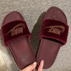 Nike Slides 🔥