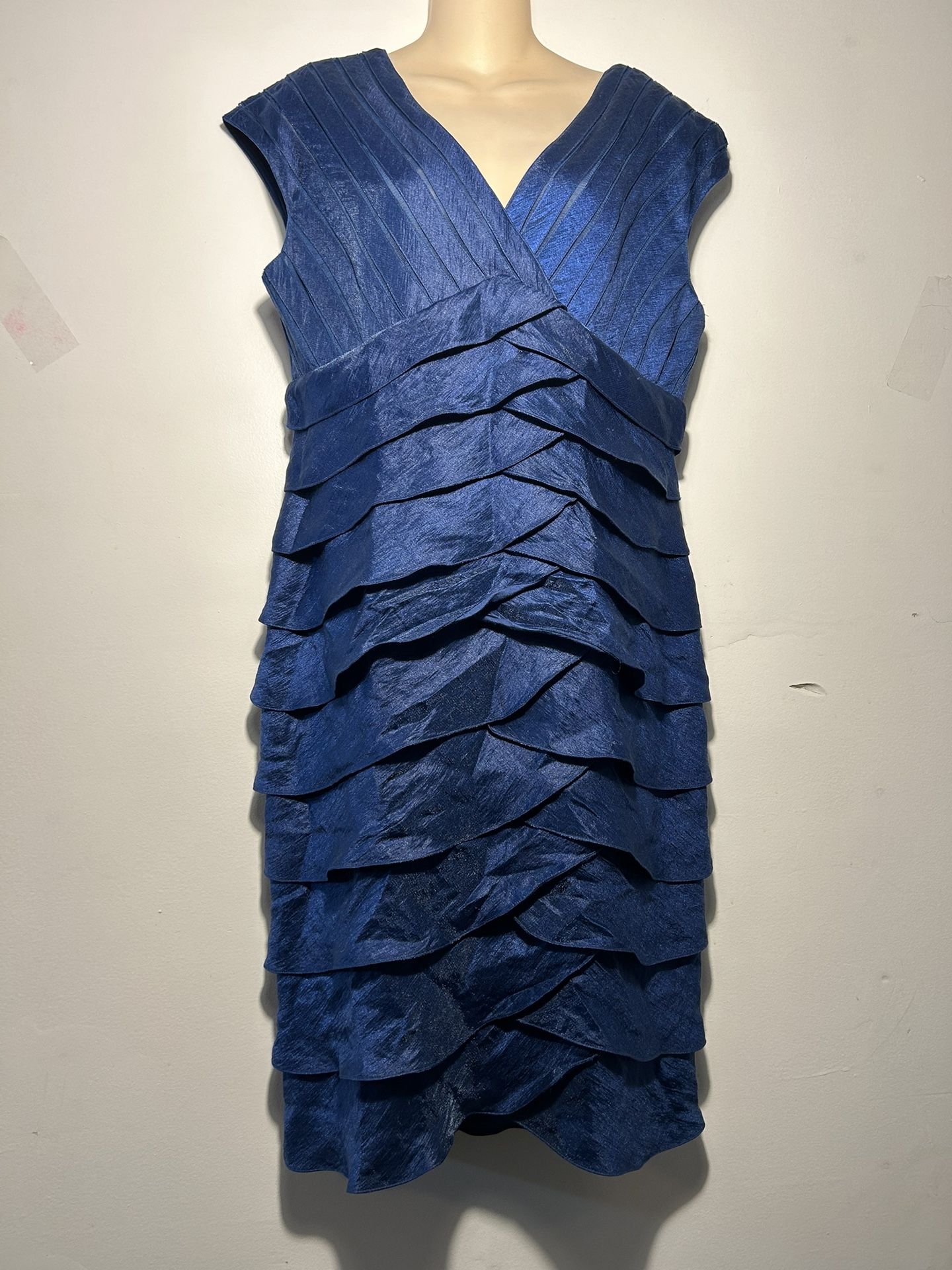 Women's dress, electric color.Size 14. $35.
