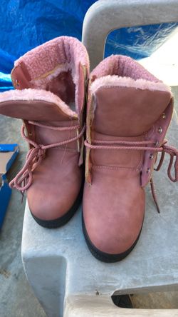 Size 11 Pink Faux Fur Lined Lace-Up Winter Boots