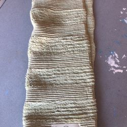 Bee And Willow Bath Rug NWT 21x34