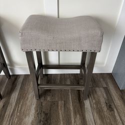 Set Of 4 Barstools 