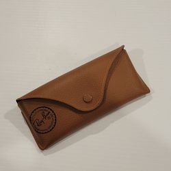Ray-Ban faux leather sunglasses eyeglasses case.  Pre-owned, very good 
shape - please see photos for details. Will fit medium size glasses