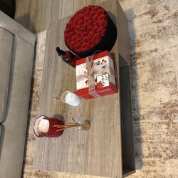 Coffee Table With Rug 