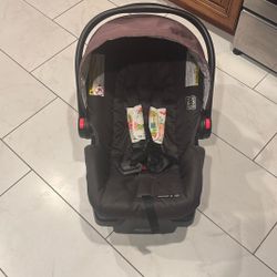 GRACO QUIK CONNECT INFANT CAR SEAT $25