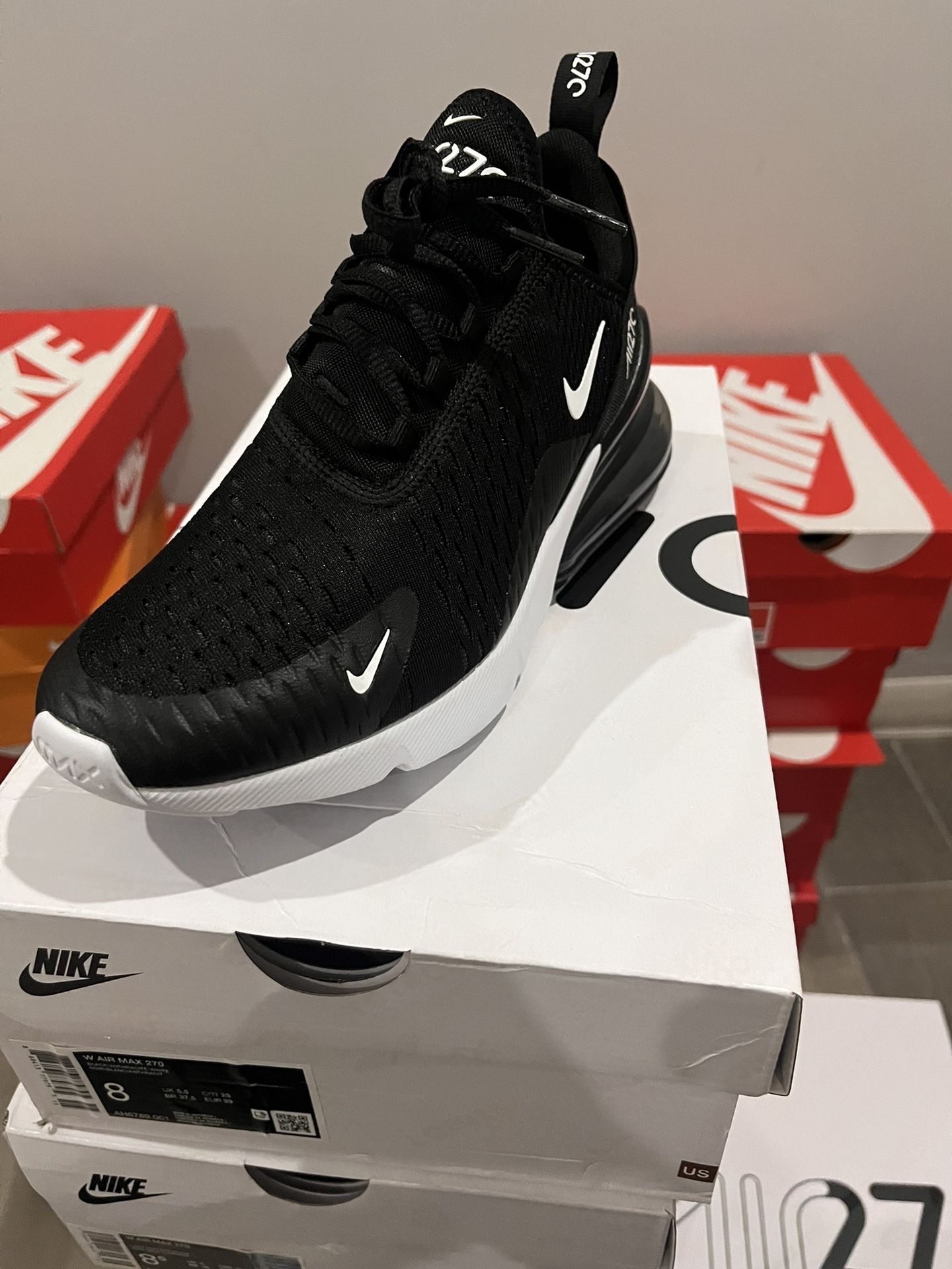 Nike 270 