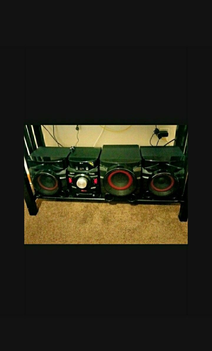 Red and black Stero must pickup