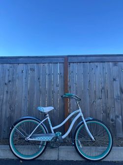 Huffy Cranbrook Women’s Cruiser – 24” Step-Through, Single-Speed